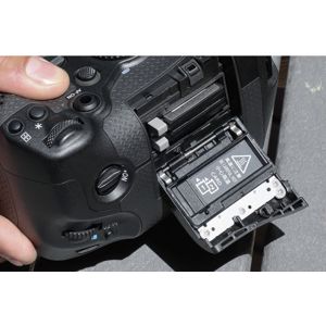 canon-eos-r1-body-28853-4549292230123.jpg