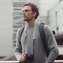crumpler-check-strap-dark-navy-deep-red--4036957110215_10.jpg