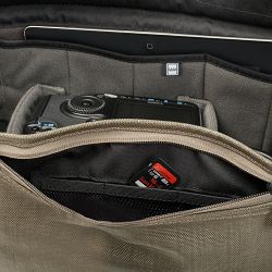 crumpler-muli-7500-black-tarpaulin-mu750-4036957411701_8.jpg