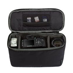 crumpler-the-inlay-zip-pouch-m-black-tiz-4036957110246_3.jpg