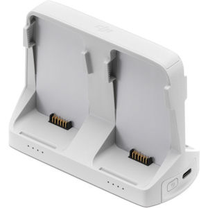 dji-flip-parallel-charging-hub-cpfp0000018301-37110-6941565996145.jpg