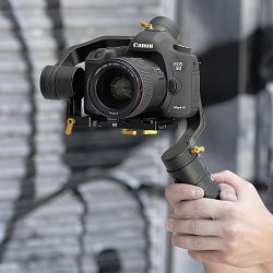 ikan-ec1-beholder-3-axis-handheld-gimbal-0847983019465_7.jpg
