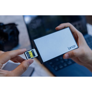 lexar-citac-kartica-professional-workflow-usb4-reader-40gbps-22511-843367136179.jpg