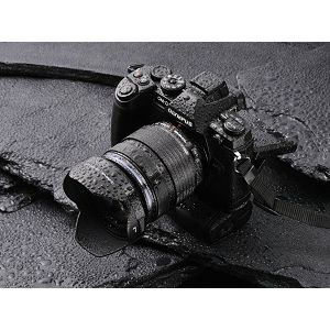 olympus-e-m1-12-40mm-28-40-150mm-pro-bla-4017386436251_5.jpg