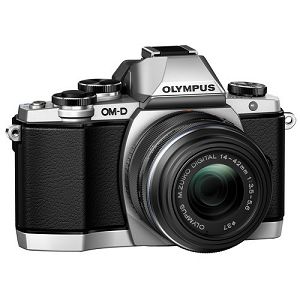 Olympus E-M10 + 14-42mm II R Silver EZ-M1442 IIR Kit incl. Charger & Battery Micro Four Thirds MFT - OM-D Camera digitalni fotoaparat V207021SE000