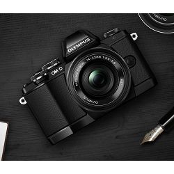 Olympus E-M10 Limited Edition Kit black/black / E-M10 black + EZ-M1442EZ black incl. Charger & Battery, lens cap & strap Micro Four Thirds MFT - OM-D Camera digitalni fotoaparat V207026BE000