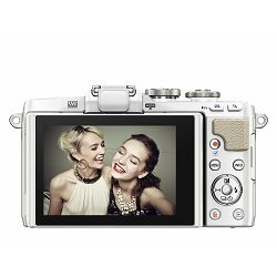 olympus-e-pl7-14-42mm-1-35-56-ez-45mm-18-v205070we020_6.jpg