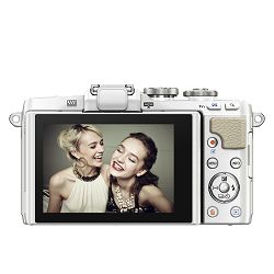 olympus-e-pl7-body-white-incl-charger-ba-4545350047191_3.jpg