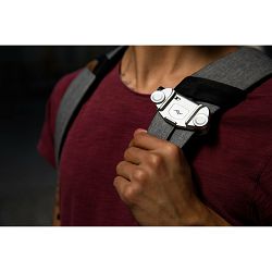 peak-design-capture-clip-v3-silver-cp-s--0818373020538_6.jpg