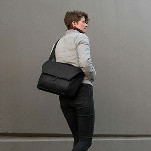 peak-design-everyday-messenger-13l-v2-black-bedm-13-bk-2-13222-818373021559_105091.jpg