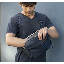 peak-design-everyday-sling-6l-v2-midnigh-0818373021399_9.jpg