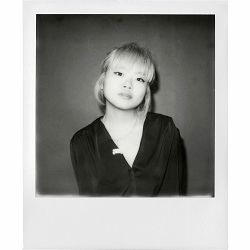 polaroid-originals-bw-film-for-i-type-do-9120066088765_1.jpg