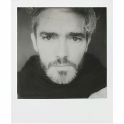 polaroid-originals-bw-film-for-i-type-do-9120066088765_4.jpg