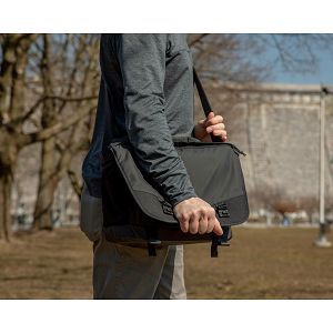 tenba-dna-13-dslr-messenger-bag-black-95037-816779022880_113039.jpg