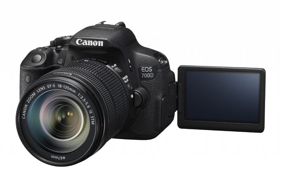 Canon EOS 700D 18-135mm f/3.5-5.6 IS STM