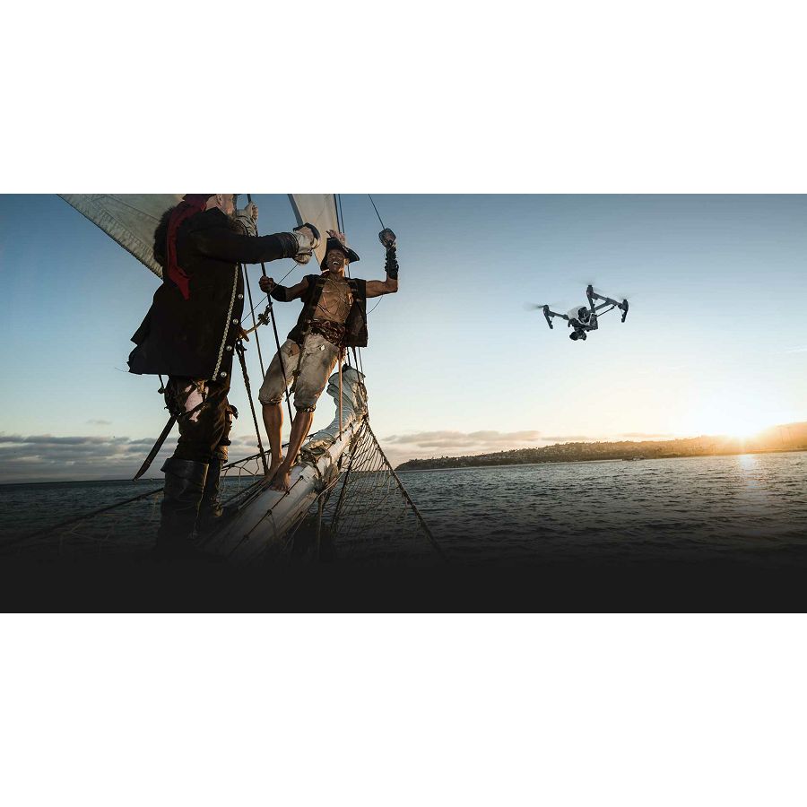 DJI Inspire 1 RAW Quadcopter (with two Remote Controllers, Zemuse X5R 4K camera, 15mm f/1.7 lens and 512GB SSD) dron za snimanje iz zraka