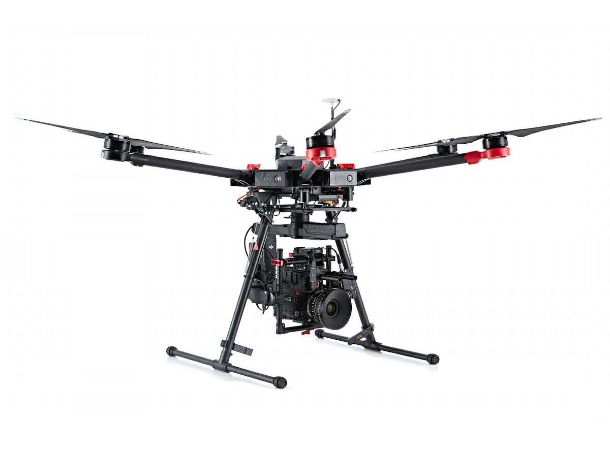 DJI Matrice 600 dron + M600 Battery Case + M600 DJI Hex Charger