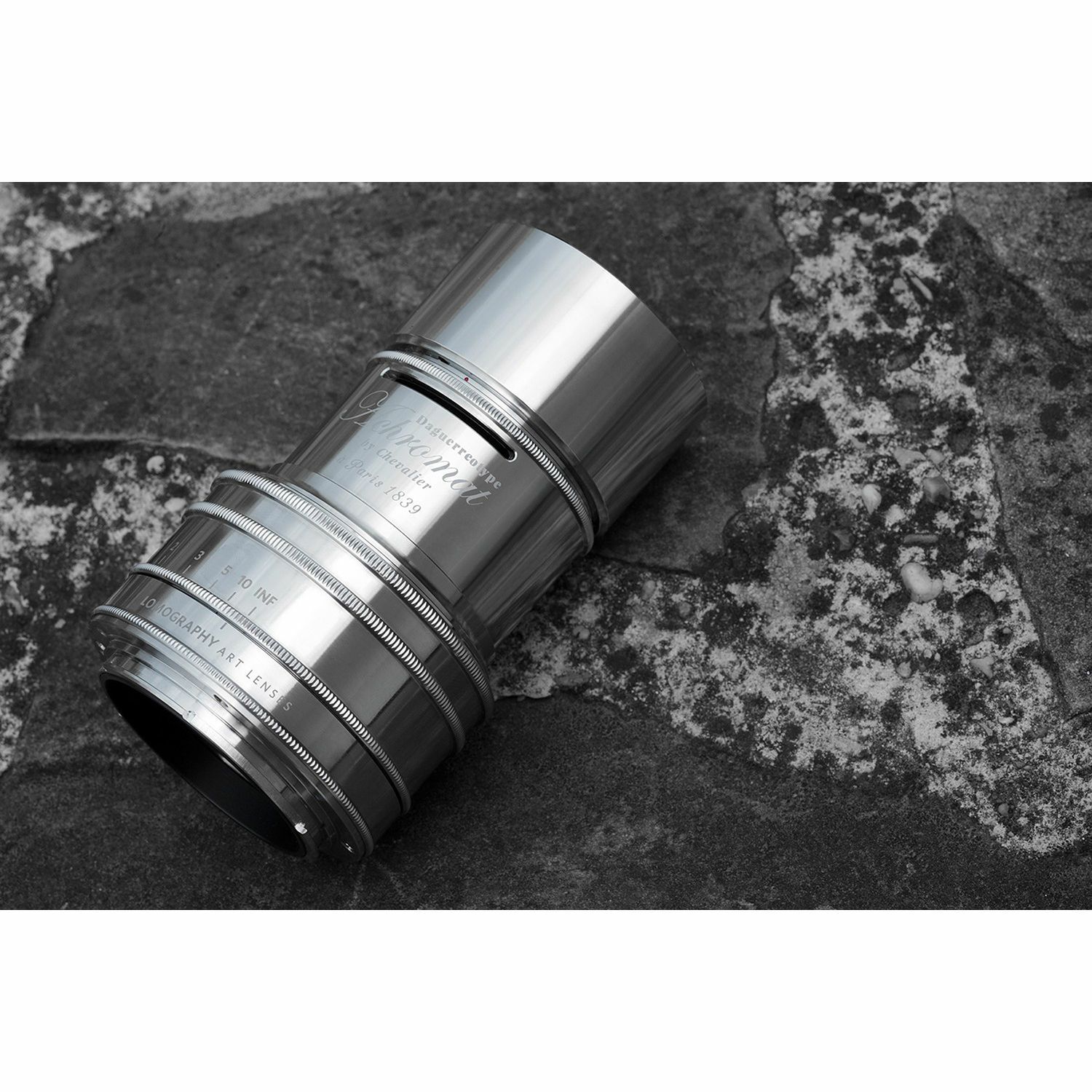 Lomography Daguerreotype Achromat 64mm f/2.9 Art Lens Brass Chrome Plated objektiv za Canon EF (Z295C)