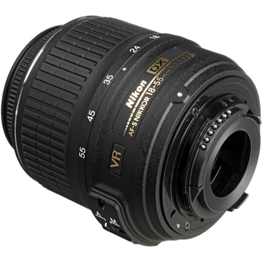 Nikon AF-S DX 18-55mm f/3.5-5.6G VR II JAA820DA objektiv