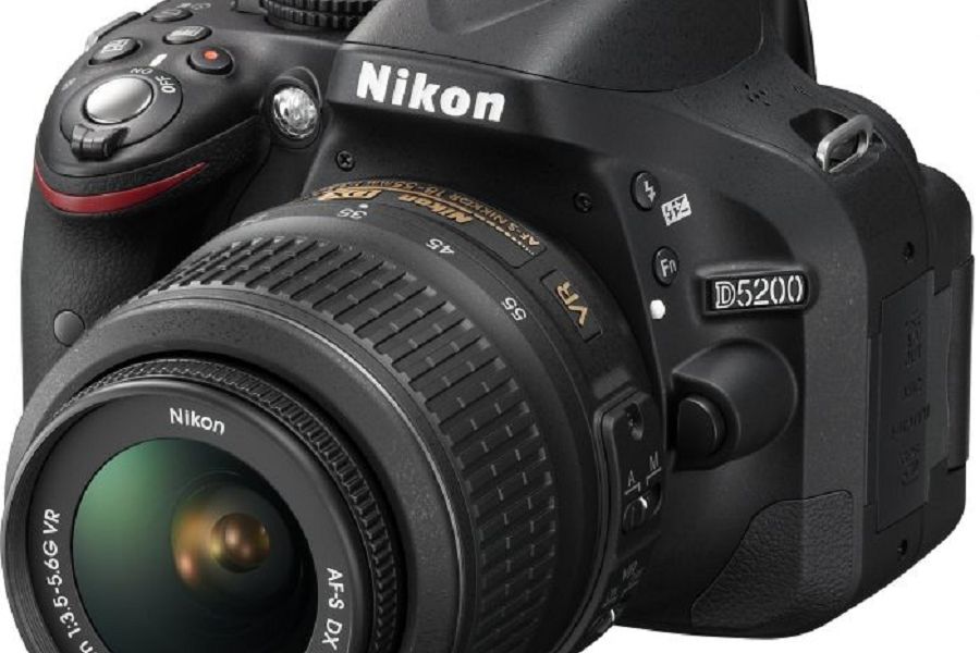 Nikon D5200 KIT WITH AF18-55VR BLACK Consumer DSLR fotoaparat VBA350K001