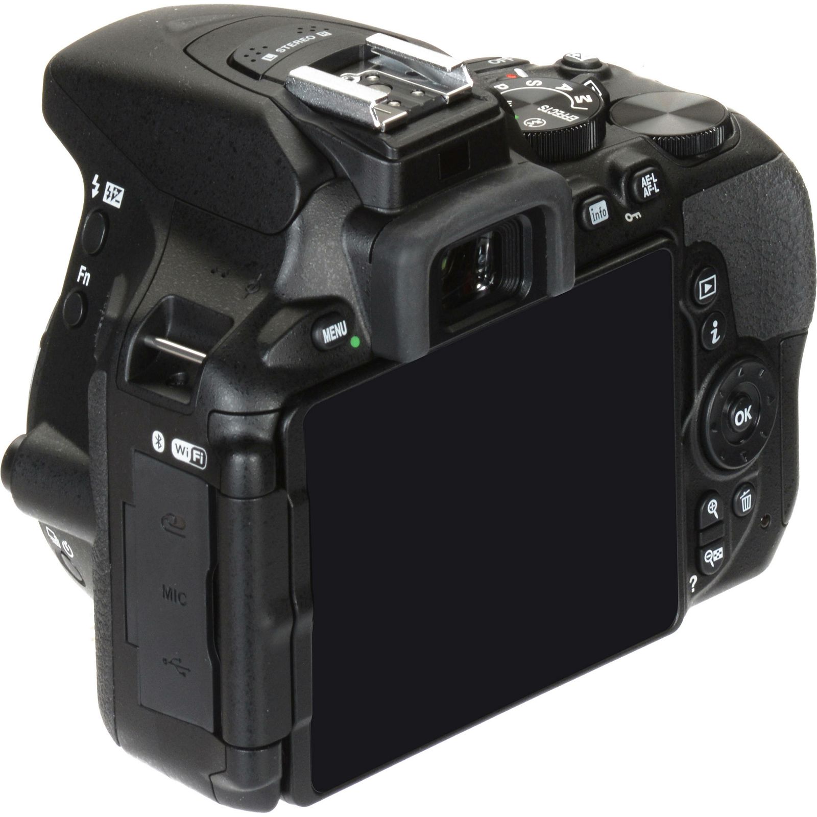 Nikon D5600 + AF-S 18-140 VR DX KIT DSLR Digitalni fotoaparat Camera with 18-140mm f/3.5-5.6 lens (VBA500K002)