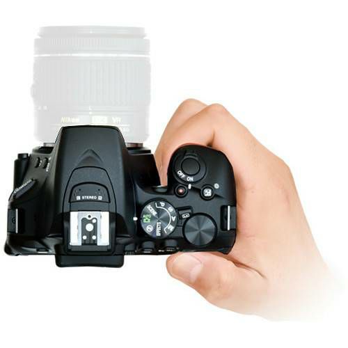 Nikon D5600 + AF-S 18-140 VR DX KIT DSLR Digitalni fotoaparat Camera with 18-140mm f/3.5-5.6 lens (VBA500K002)