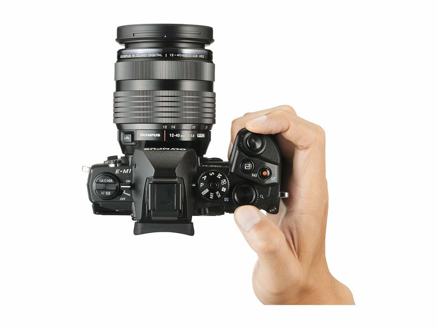 Olympus E-M1 + 12-40mm 2.8 + 40-150mm PRO black incl. Charger, Battery & Lens Hoods Micro Four Thirds MFT - OM-D Camera digitalni fotoaparat V207017BE030 Body + EZ-M1240PRO black + EZ-M4015
