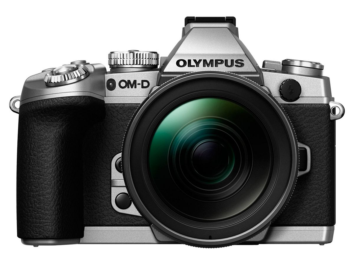 Olympus E-M1 Body silver + EZ-M1250 black  incl. Charger & Battery Micro Four Thirds MFT - OM-D Camera digitalni fotoaparat V207015SE000