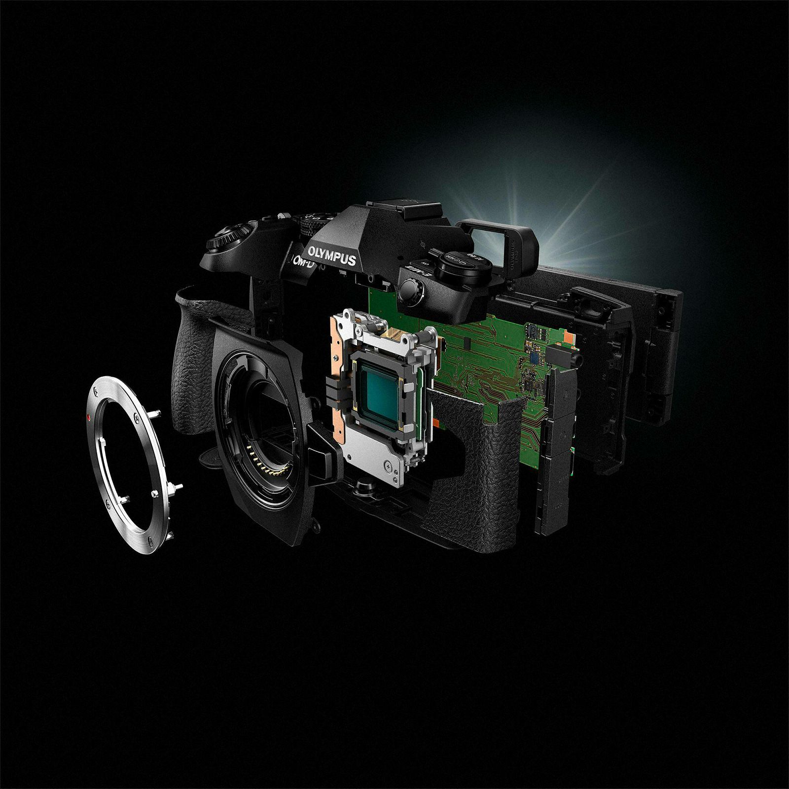 Olympus E-M1 II + 12-200mm f/3.5-6.3 Black crni digitalni fotoaparat s objektivom EZ-M1220 E-M1II Mirrorless MFT Micro Four Thirds Digital Camera (V207062BE00)