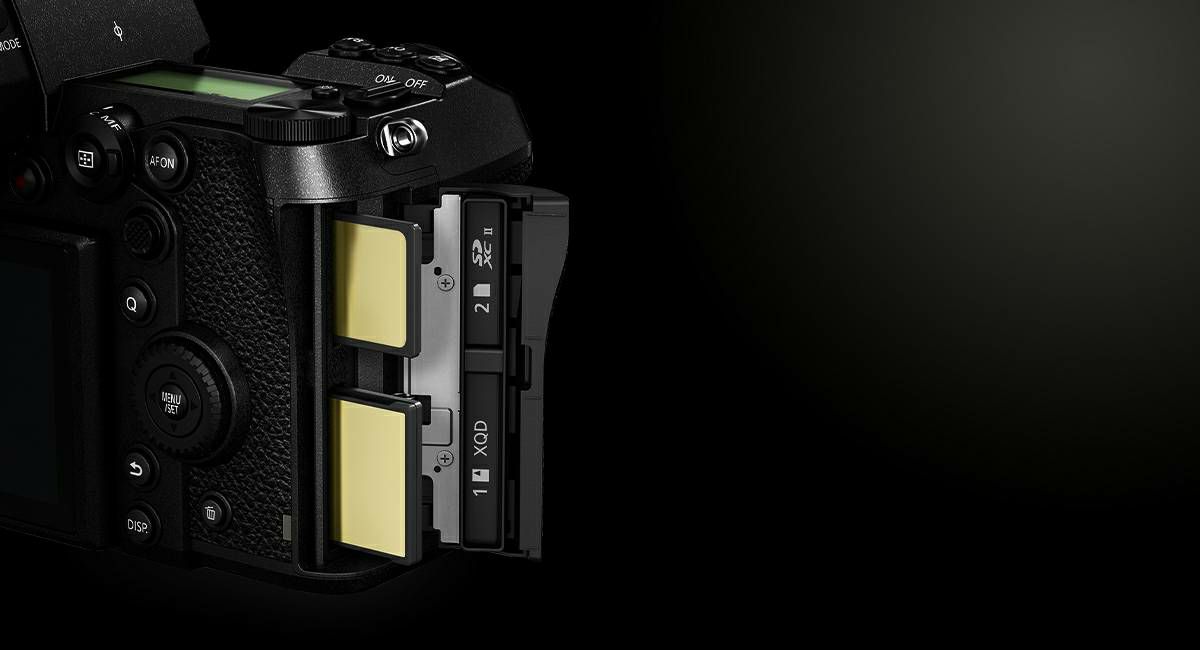 Panasonic Lumix S1R Body 4K Mirrorless bezrcalni digitalni fotoaparat tijelo DC-S1R Full Frame Digital Camera (DC-S1RE-K)