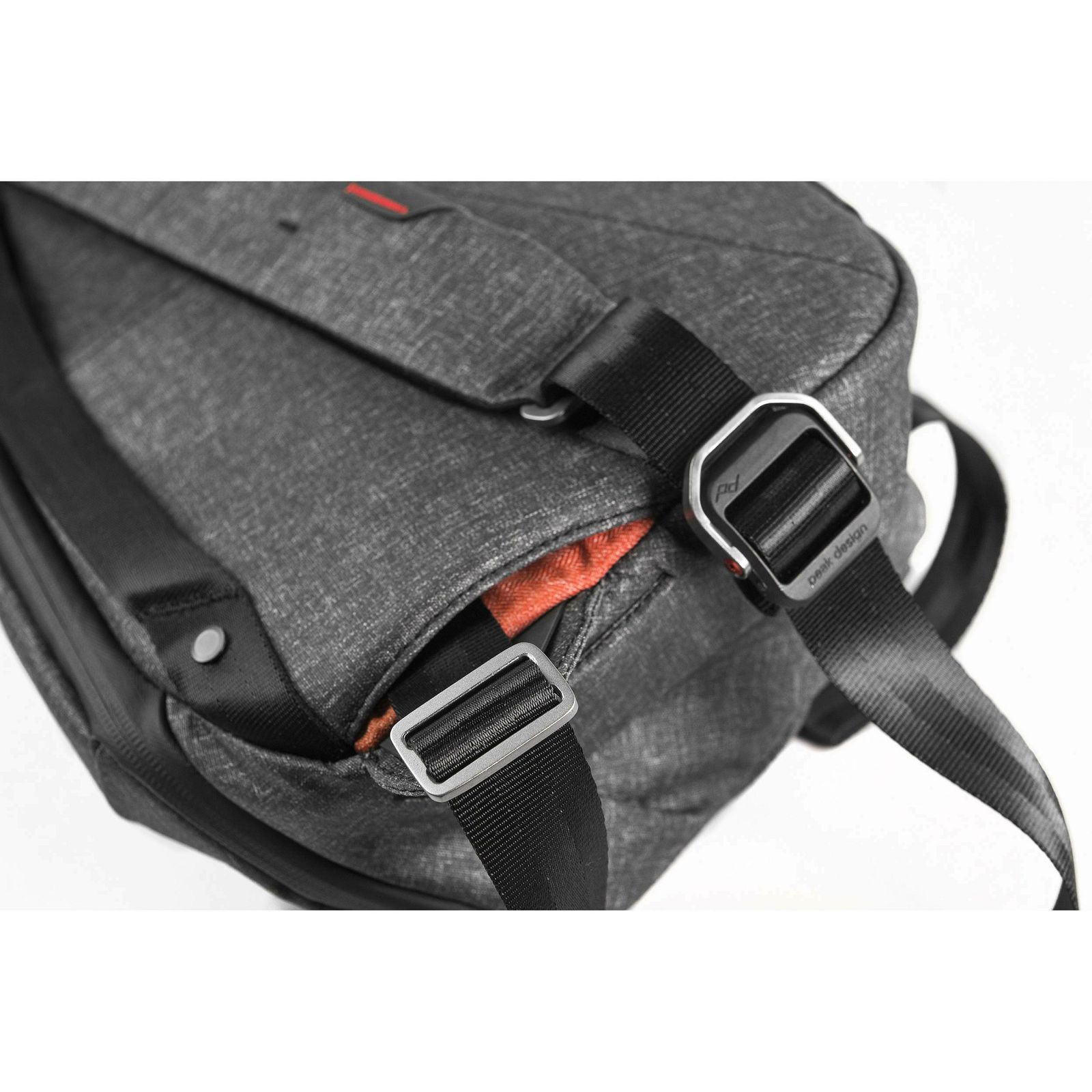 Peak Design Everyday Sling 10L Charcoal torba za DSLR fotoaparat (BSL-10-BL-1)