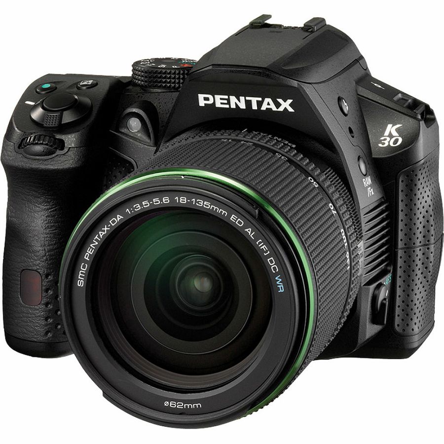 Pentax K-30 black + 18-135mm WR