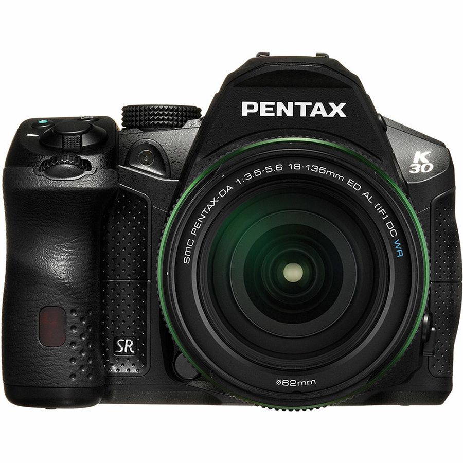 Pentax K-30 black + 18-135mm WR