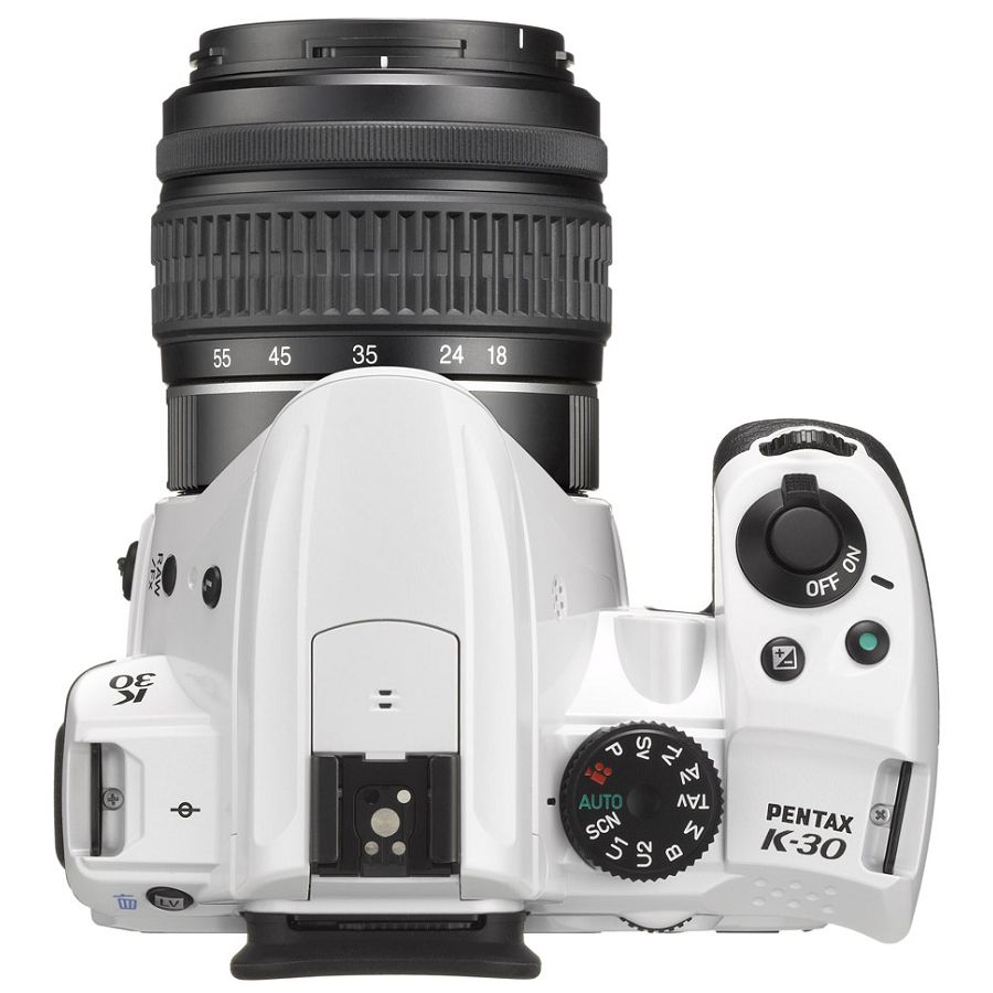 Pentax K-30 white + 18-55mm WR