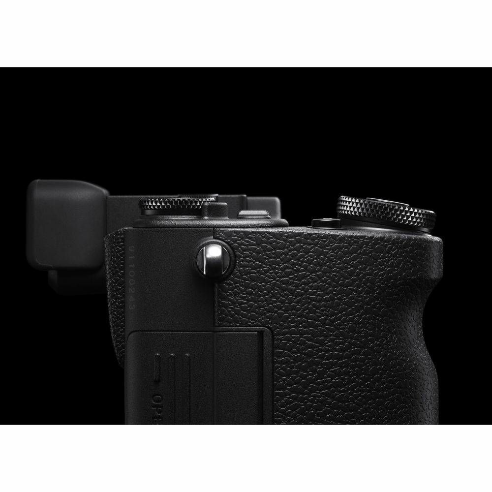 Sigma SD Quattro Mirrorless Digital Camera body (C40900)