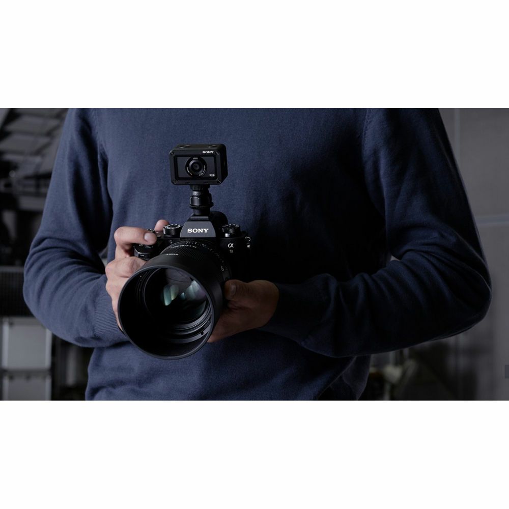 Sony DSC-RX0 15.3 MP sportska akcijska kamera vodootporna do 10m Ultra-Compact Waterproof Shockproof Camera ActionCam RX0 s objektivom Zeiss Tessar 24mm f/4 Exmor RS DSCRX0 (DSCRX0.CEE)