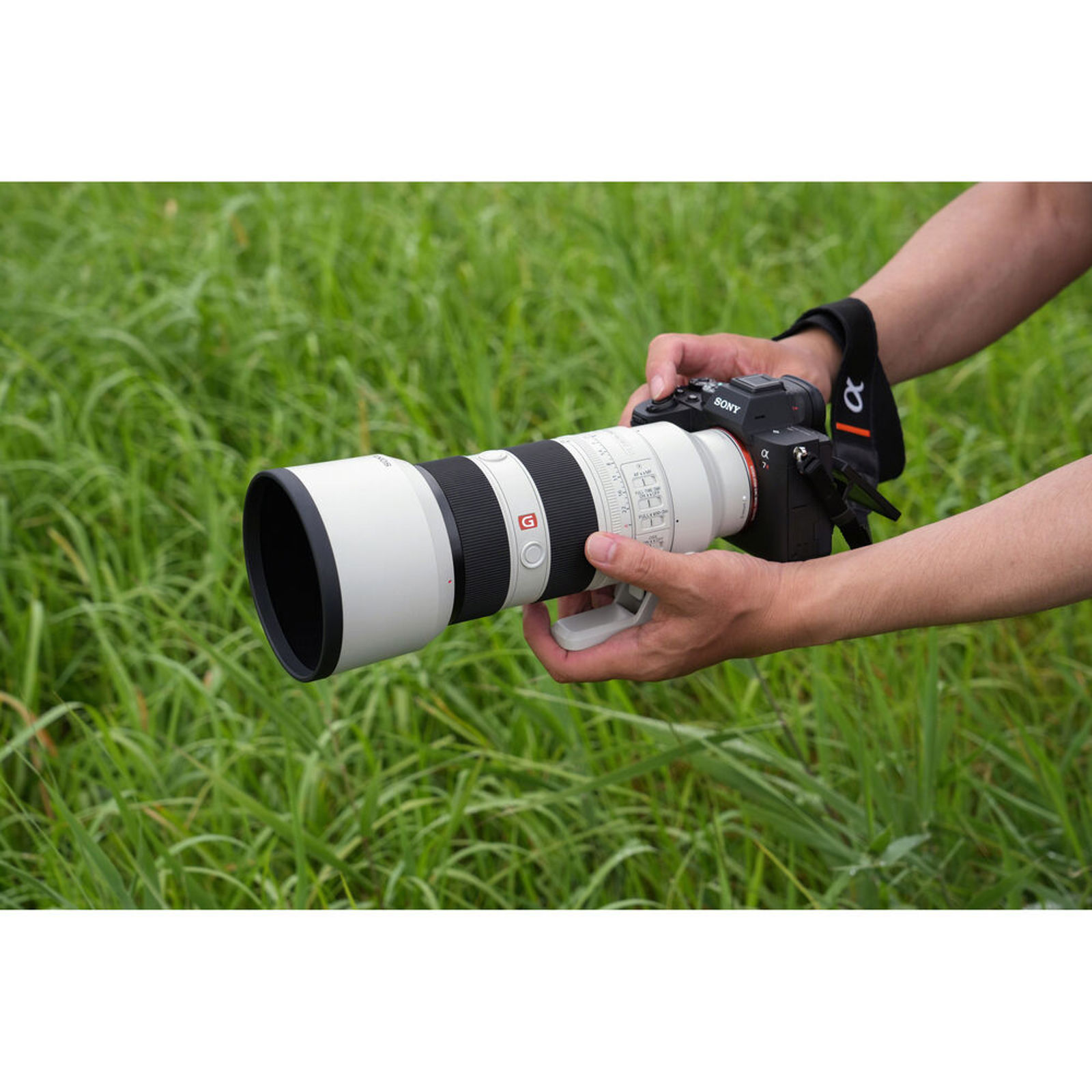 Sony FE 70-200mm f/2.8 GM OSS II portretni telefoto objektiv za E-mount 70-200 F2.8 2.8 f/2,8 G Master SEL-70200GM2 SEL70200GM2 (SEL70200GM2.SYX)