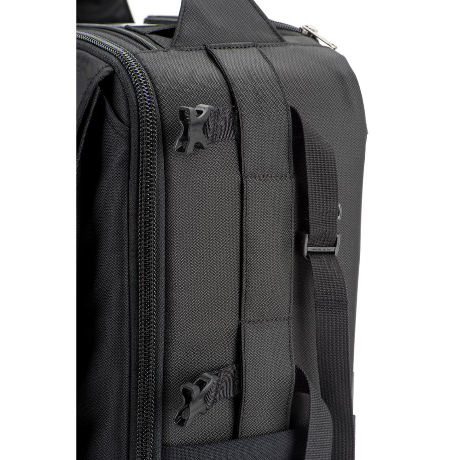 Think Tank Airport Advantage Black