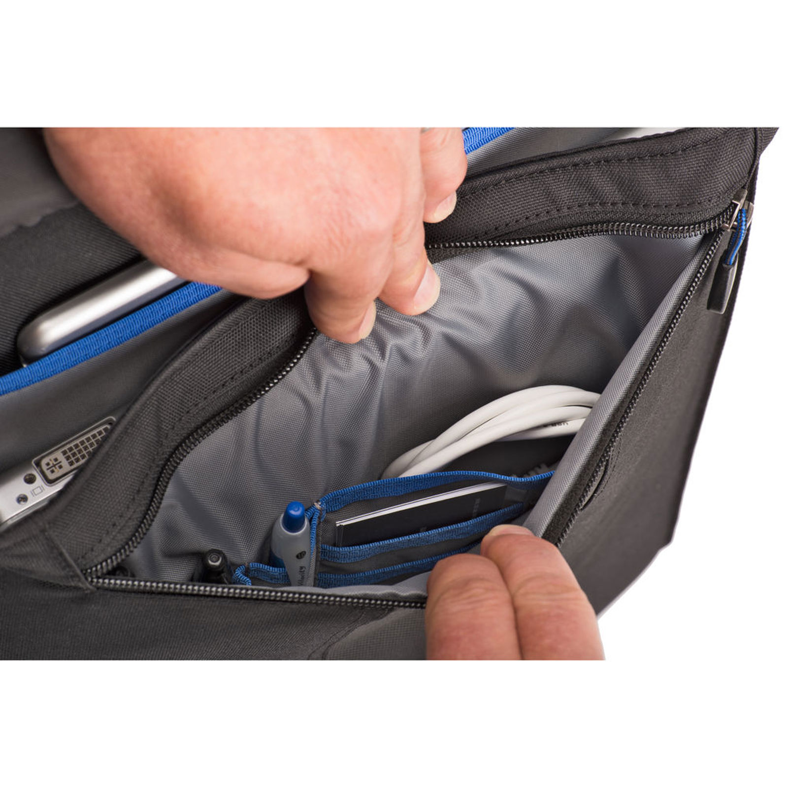 Think Tank Airport TakeOff V2.0 Black